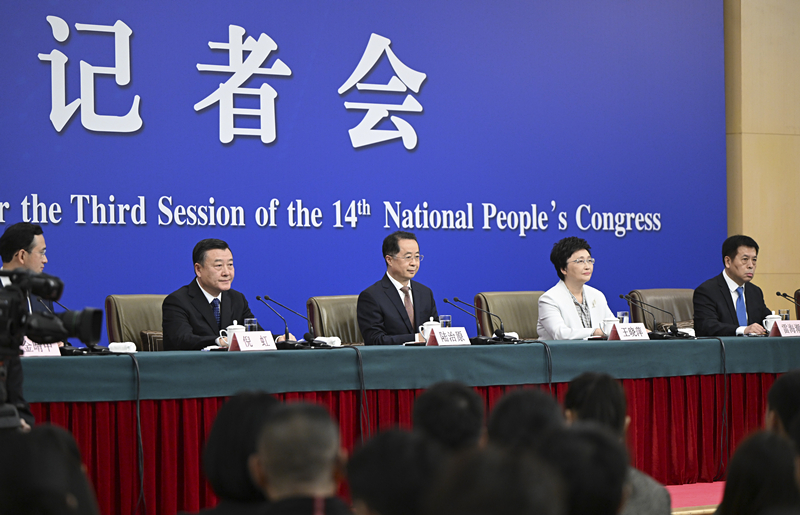 稳定扩大就业 中国大专毕业生1222万人